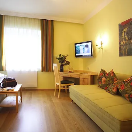 & Restaurant Ragginger Attersee Hotel