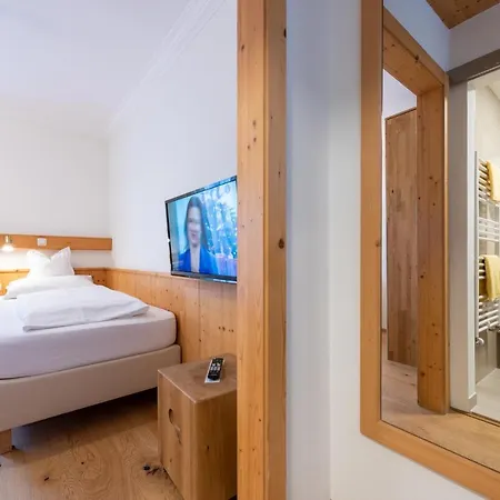 & Restaurant Ragginger Attersee 4*