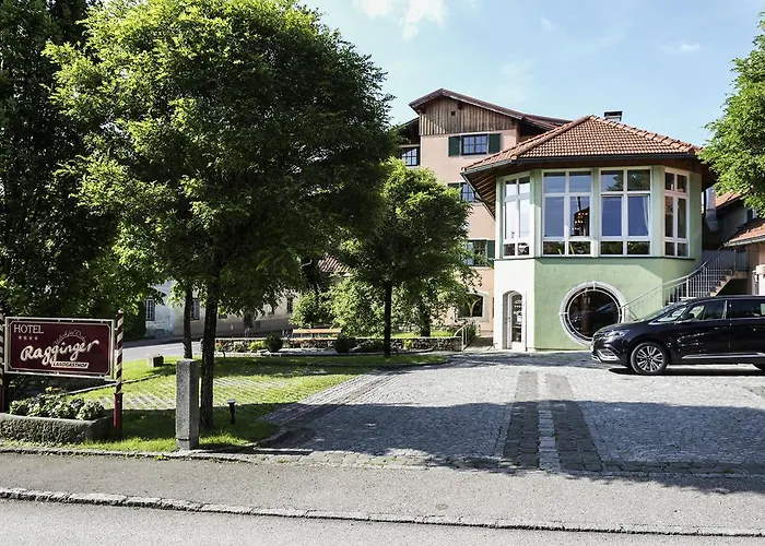 & Restaurant Ragginger Attersee Hotell