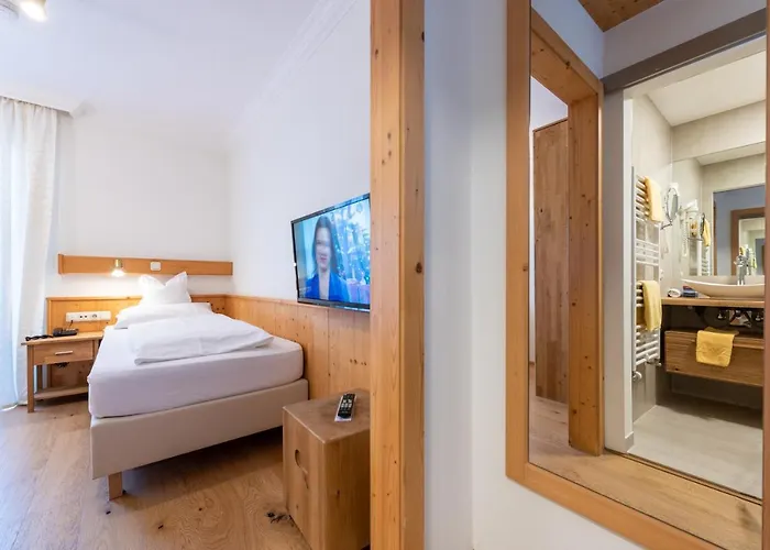 & Restaurant Ragginger Attersee 4*