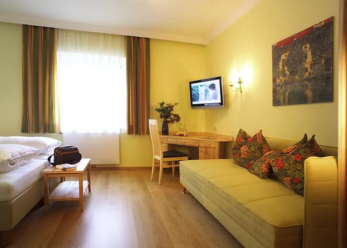 & Restaurant Ragginger Attersee 호텔